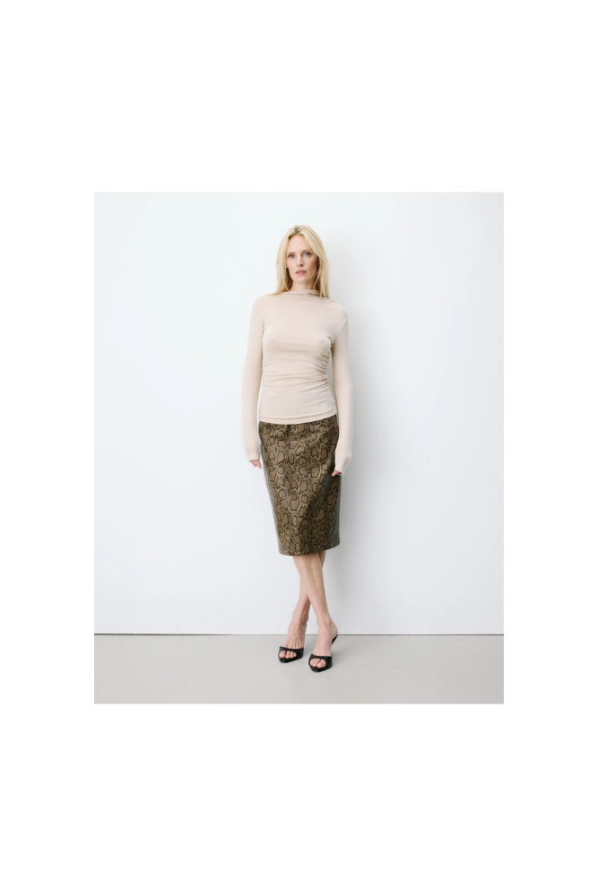 
                  
                    Grace & Mila Aurygny top
                  
                
