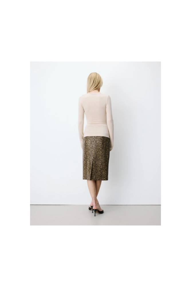 
                  
                    Grace & Mila Aurygny top
                  
                