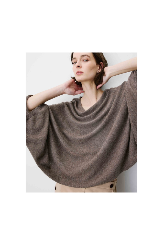 
                  
                    Grace & Mila Adela pullover
                  
                