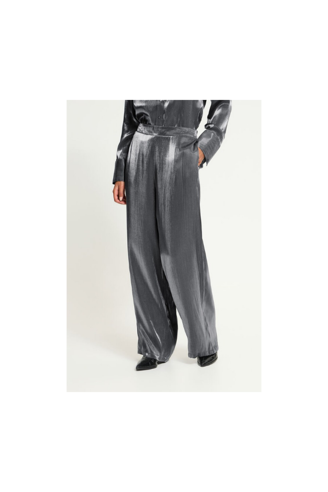 
                  
                    Ichi Ihflashy trousers
                  
                