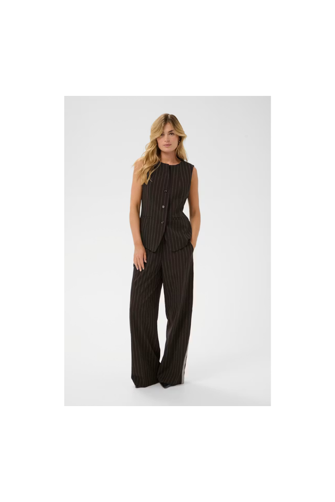 
                  
                    Saint Tropez Pantelea Vest
                  
                