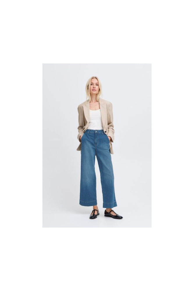 
                  
                    B.Young Bykomma Cropped Jeans
                  
                