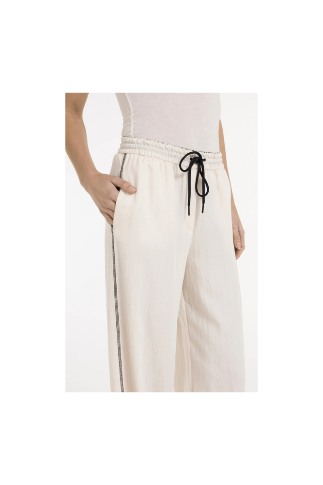 
                  
                    Yaya trousers with wide legs
                  
                