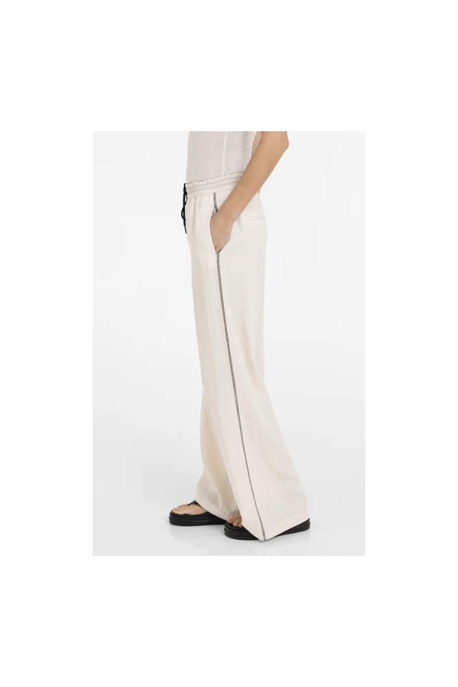 
                  
                    Yaya trousers with wide legs
                  
                